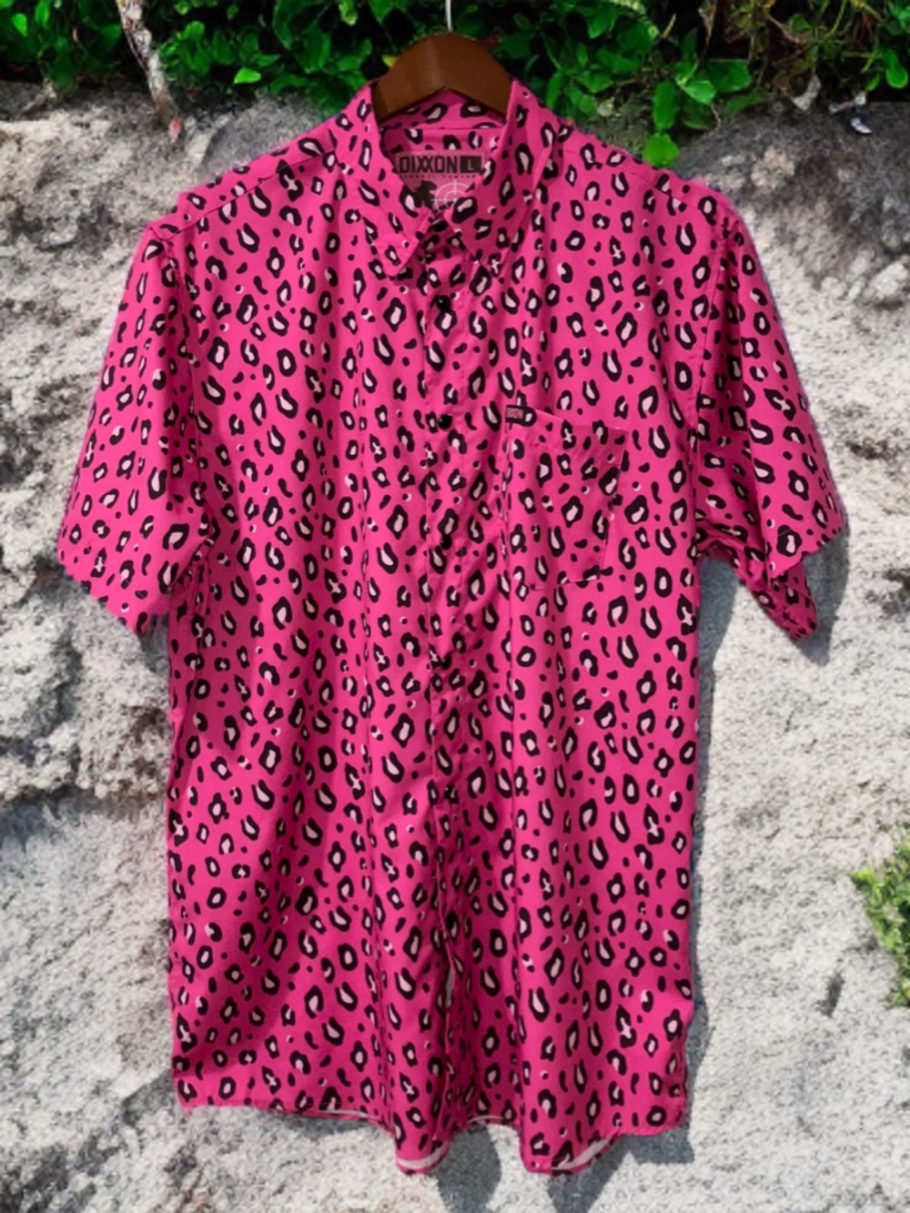 Dixxon Flannel Co Cougar Hunter Pink Short Sleeve Party Shirt Women’s Large